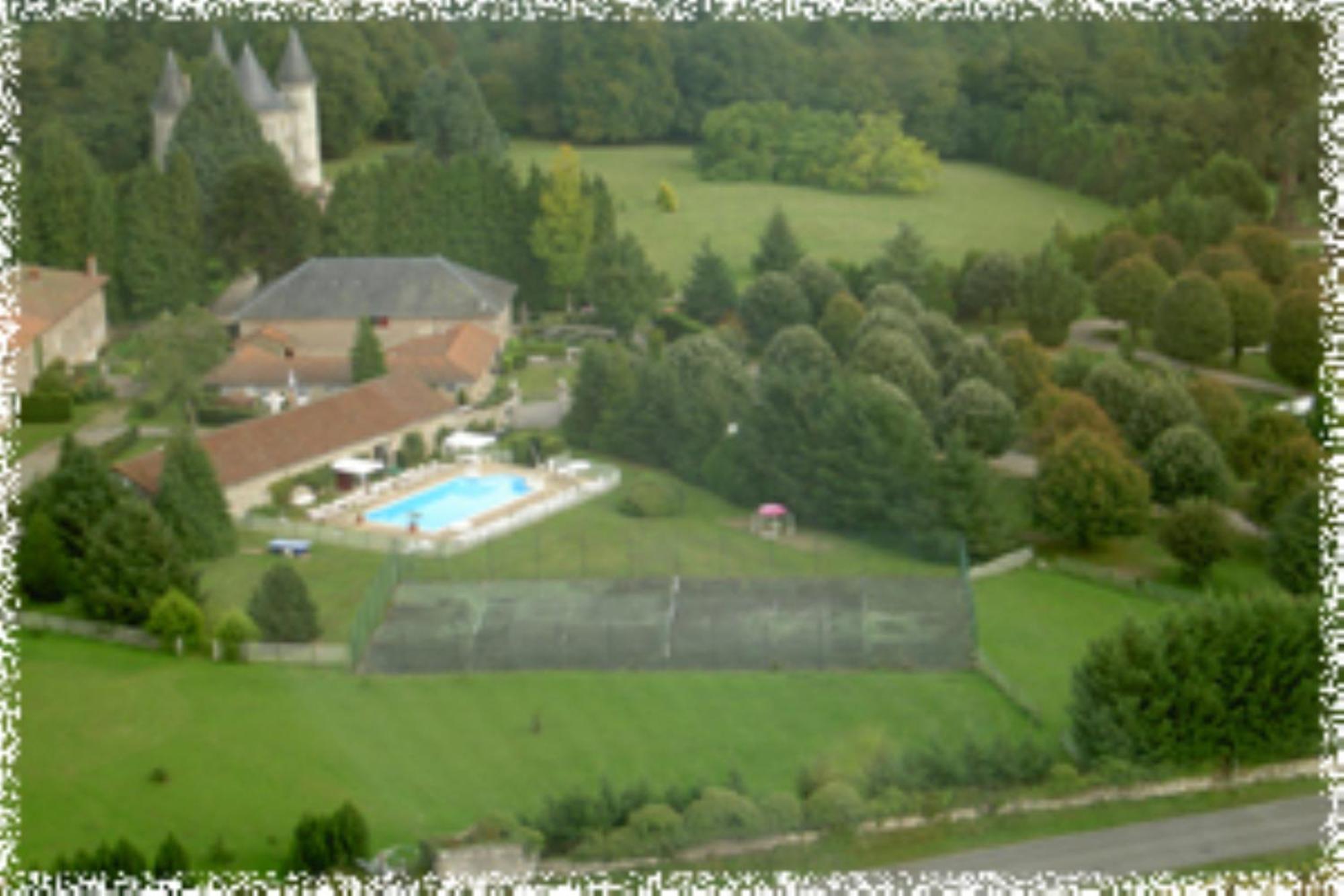 Hotellerie De Plein Air Camping Leychoisier Bonnac-la-Côte المظهر الخارجي الصورة