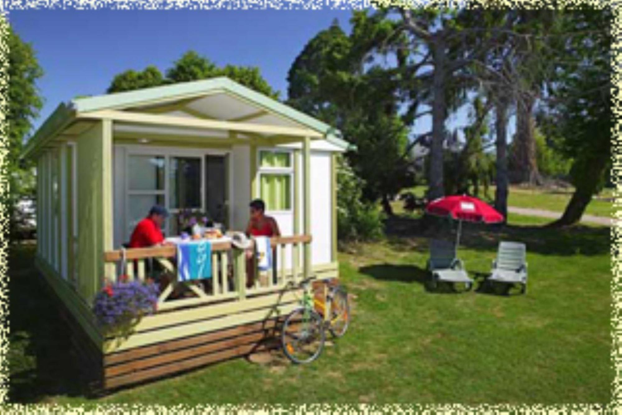 Hotellerie De Plein Air Camping Leychoisier Bonnac-la-Côte المظهر الخارجي الصورة